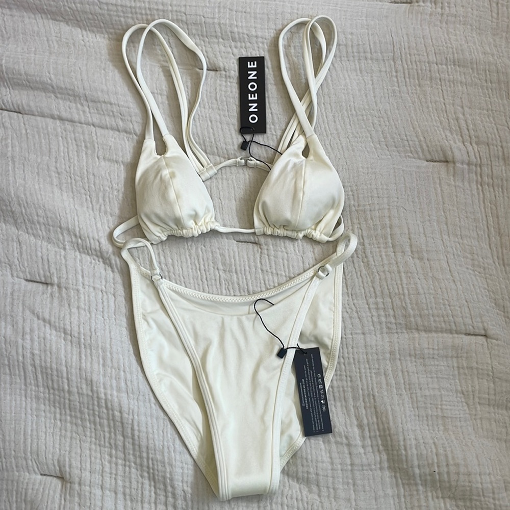 ONEONE SWIM NWT IVORY BIKINI